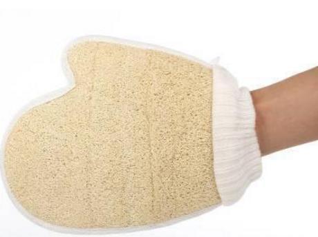 鼻子两边能挤出白色东西的是什么,鼻子脸部挤出白色线状米粒是什么