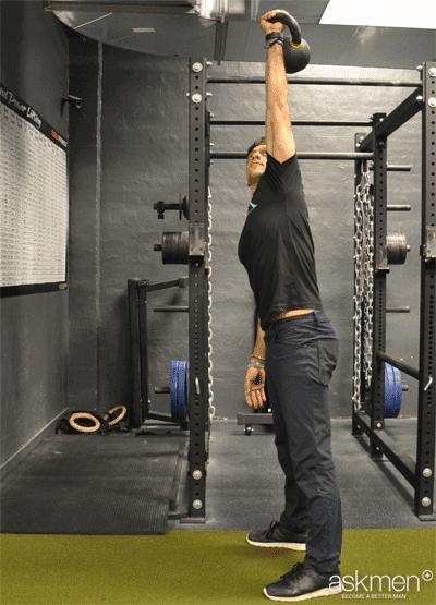 初步健身买什么器材,男士如何选择健身器材