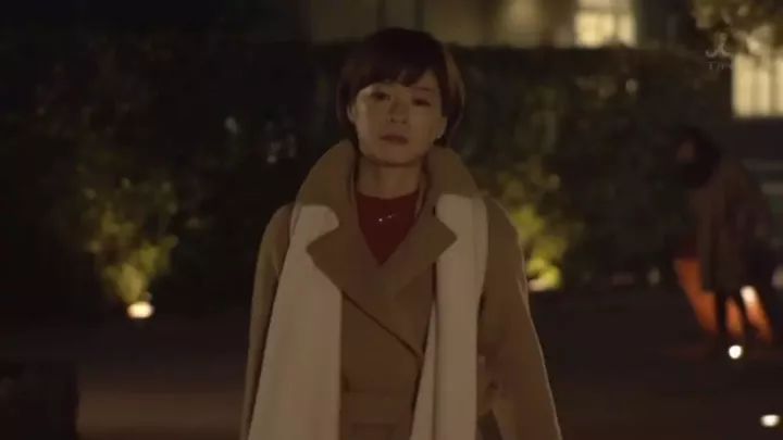 洋气上档次的围巾30岁,秋冬必备的围巾