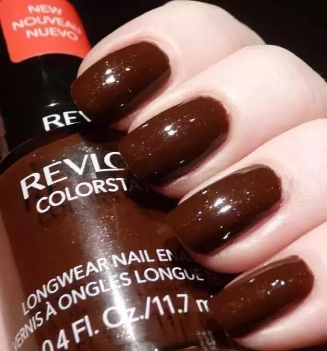 秋冬好看的指甲色,秋冬最适合的指甲油颜色多色搭配