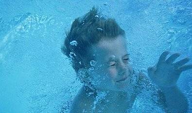 孩子感冒一个星期了还流清涕,孩子鼻窦炎咳脓痰流脓鼻涕