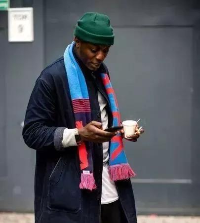 除了秋裤,男士们还需要这些时髦的配饰来过冬