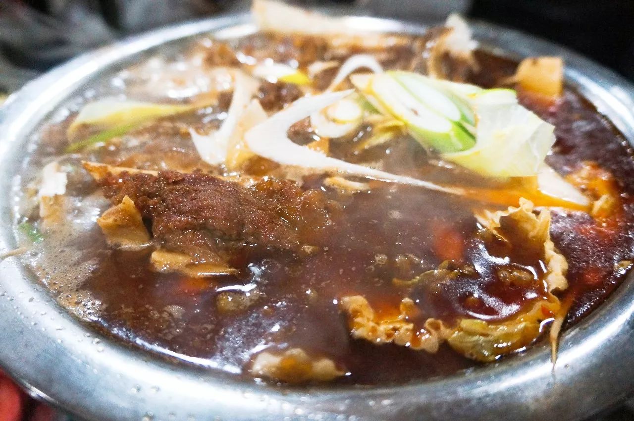 武汉小桥洞怪味牛骨头,武汉怪味牛骨头光谷店