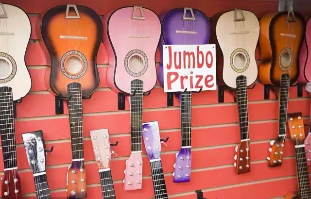 想学吉他必须要会曲谱吗,想学吉他就必须得会唱歌吗