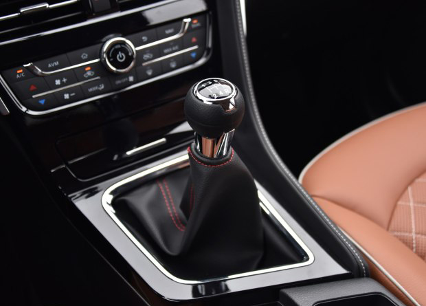 新捷豹xfl将上市,新捷豹xel上市银色