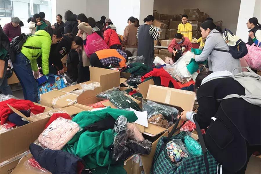 折扣仓内幕大揭秘,打折商品骗局揭秘