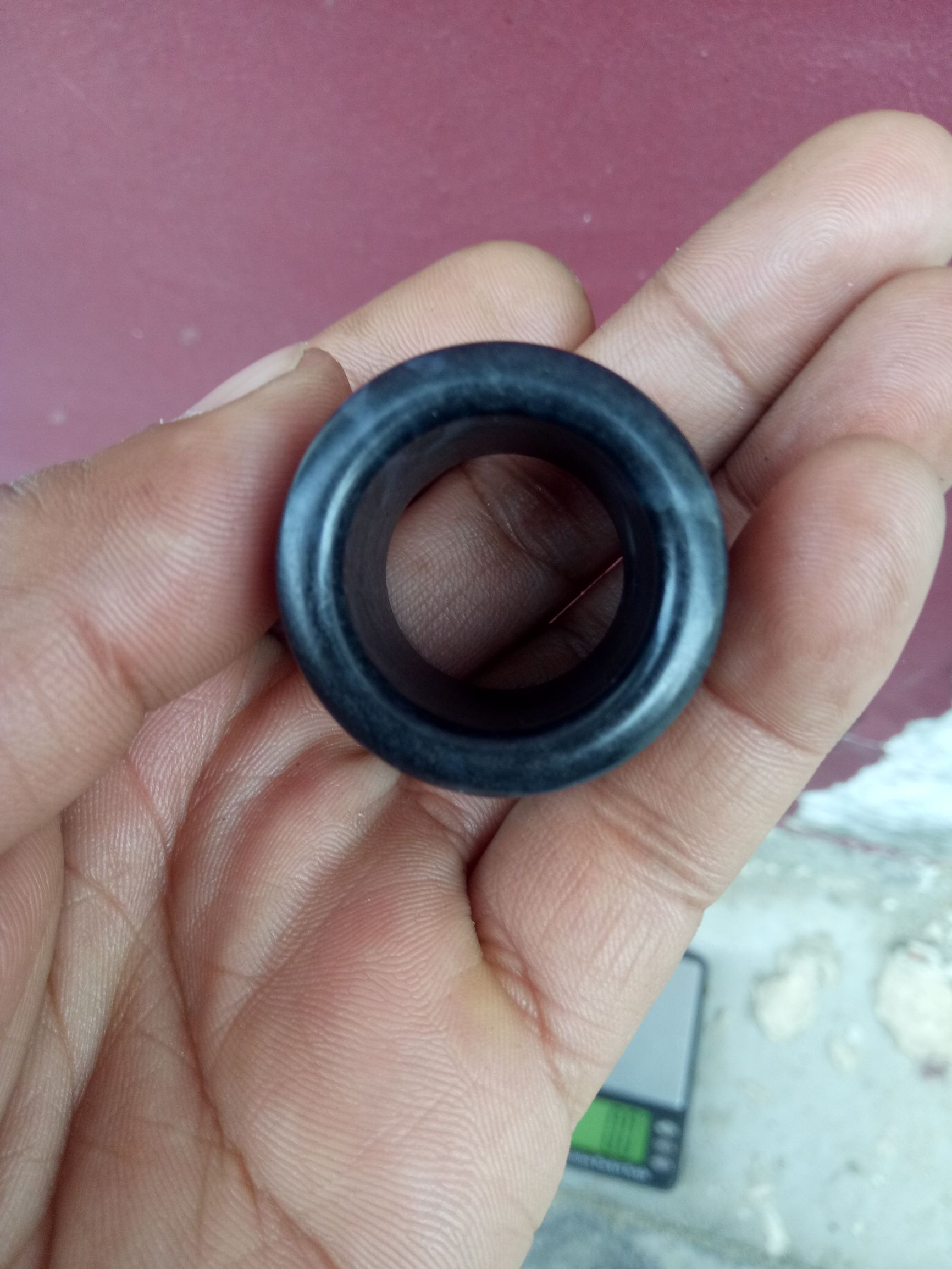 巴掌大的玉矿石值多少钱,巴掌大的玛瑙原石能卖多少钱