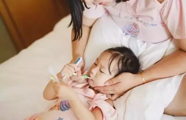 宝宝有蛀牙可以通过刷牙自愈吗,1岁半宝宝龋齿可以刷牙吗