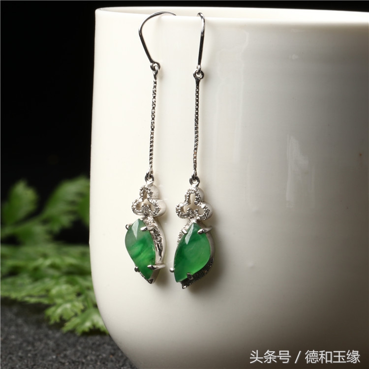 总能在人群中一眼就认出你,总能在人群中一眼认出你