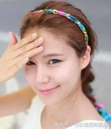 头发碎发多了怎样扎好看,头发碎发太多怎么弄发型