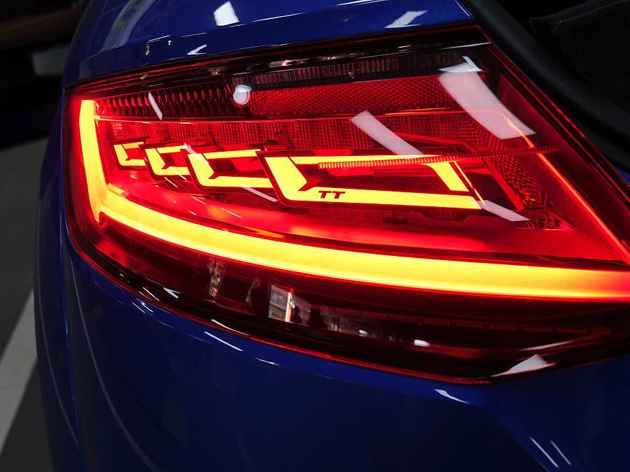 奥迪小跑车ttrs,奥迪tt迷你小轿跑