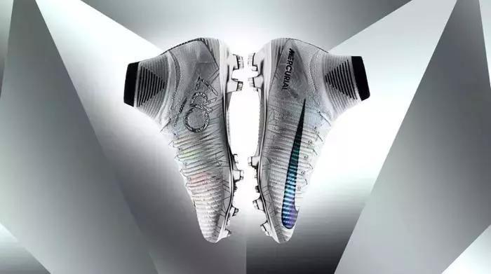 c罗第五座金球奖哪年,c罗第三次金球专属战靴