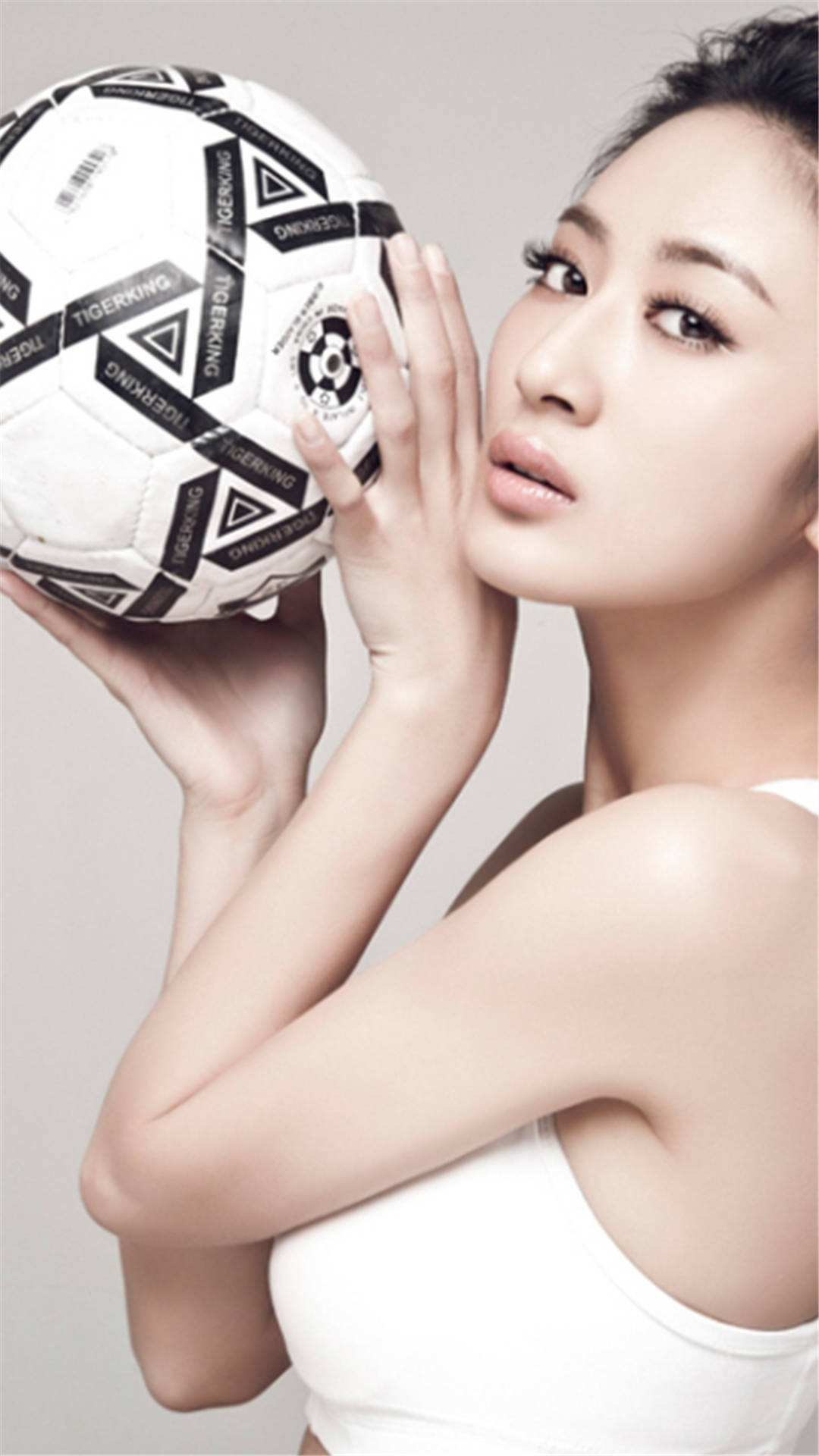 关于足球的炫酷手机壁纸,少年感的足球壁纸