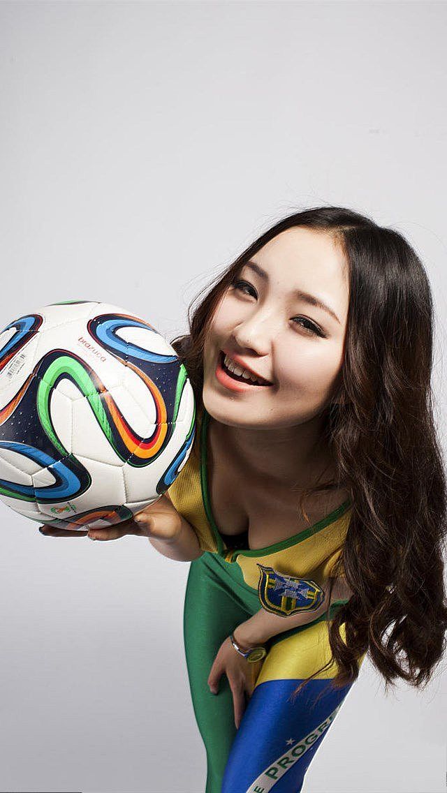 有关足球的壁纸,足球氛围感手机壁纸