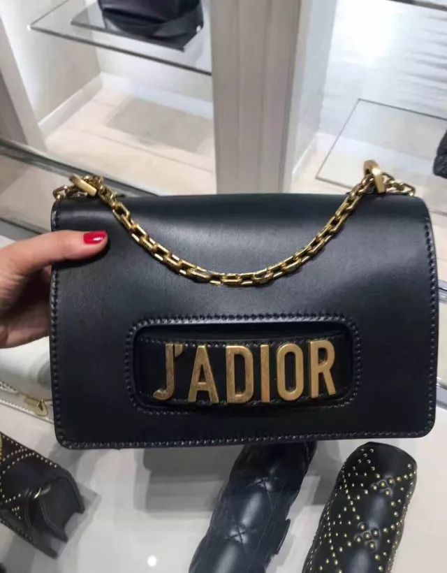 干货｜欧洲最大折扣季开始了，伦敦巴黎米兰VIP折扣现场报道！