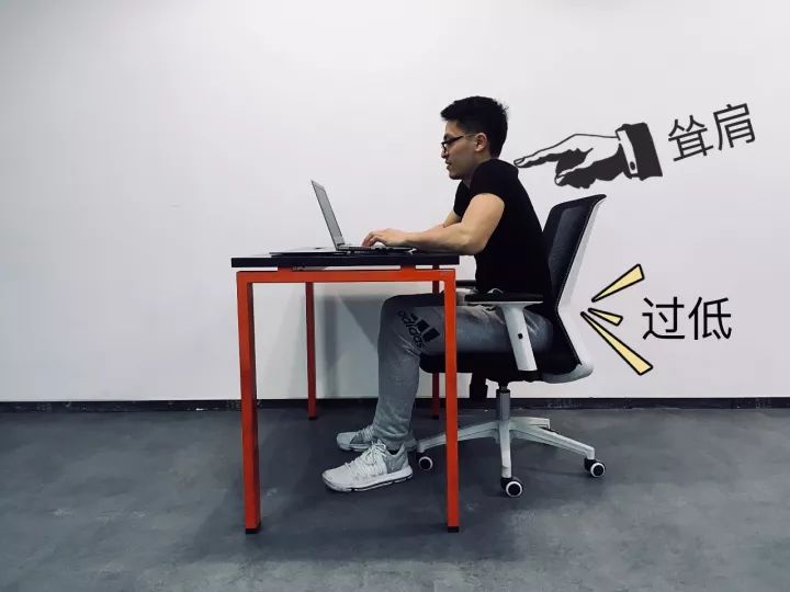 常坐办公室最好的健身方式,适合办公室久坐的健身动作