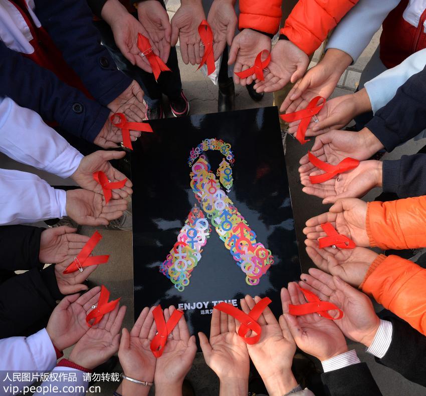 唾液、汗液传播艾滋病吗？正确预防应避免高危行为