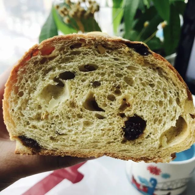 网红柔软拉丝的面包测评,q弹软糯会爆浆的面包测评