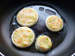 洋葱圈裹淀粉,洋葱圈上面撒什么粉比较好