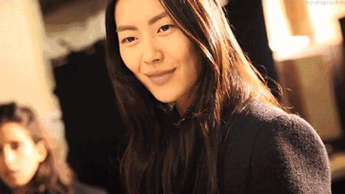 刘雯每月收入多少钱,刘雯收入2018排第几