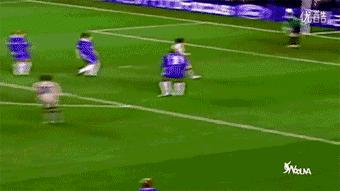 小罗扭屁股射门,小罗蝎子摆尾进切尔西一个球