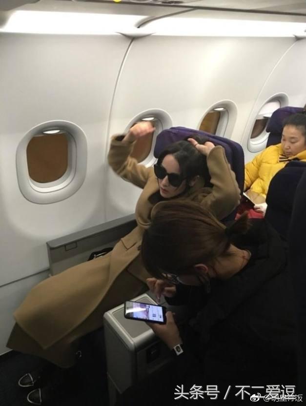 飞机头等舱偶遇王俊凯,飞机头等舱偶遇女明星