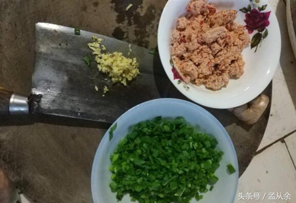 小鱼鱼怎么炸才好吃,怎么做炸小鱼鱼好吃又简单