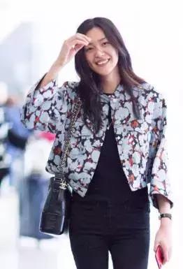 刘雯每月收入多少钱,刘雯收入2018排第几