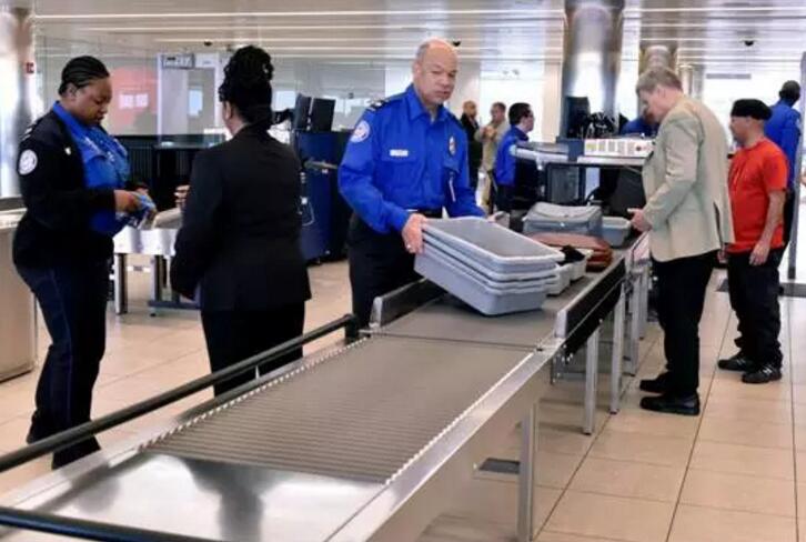 行李箱我们走?……走不了啦!明年这款网红行李箱将被禁止上飞机