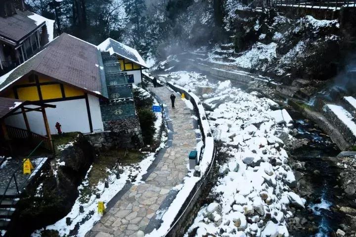 一下雪峨眉山就成了仙境,一下雪川西便美成了天堂