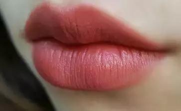 35W一支的口红,是贫穷限制了我的想象力!