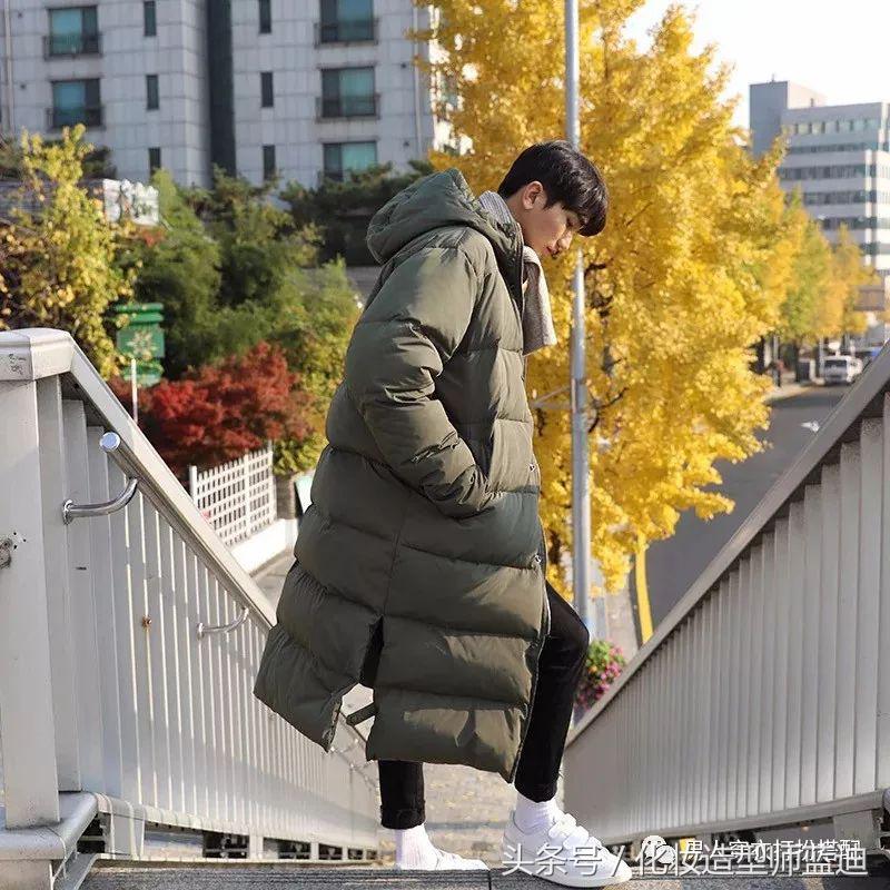 怕冷的女孩一定要有件超暖的外套,女朋友说手冷含义