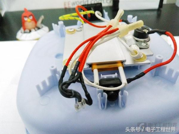 恒温饭盒怎么拆开,小熊自加热饭盒拆解