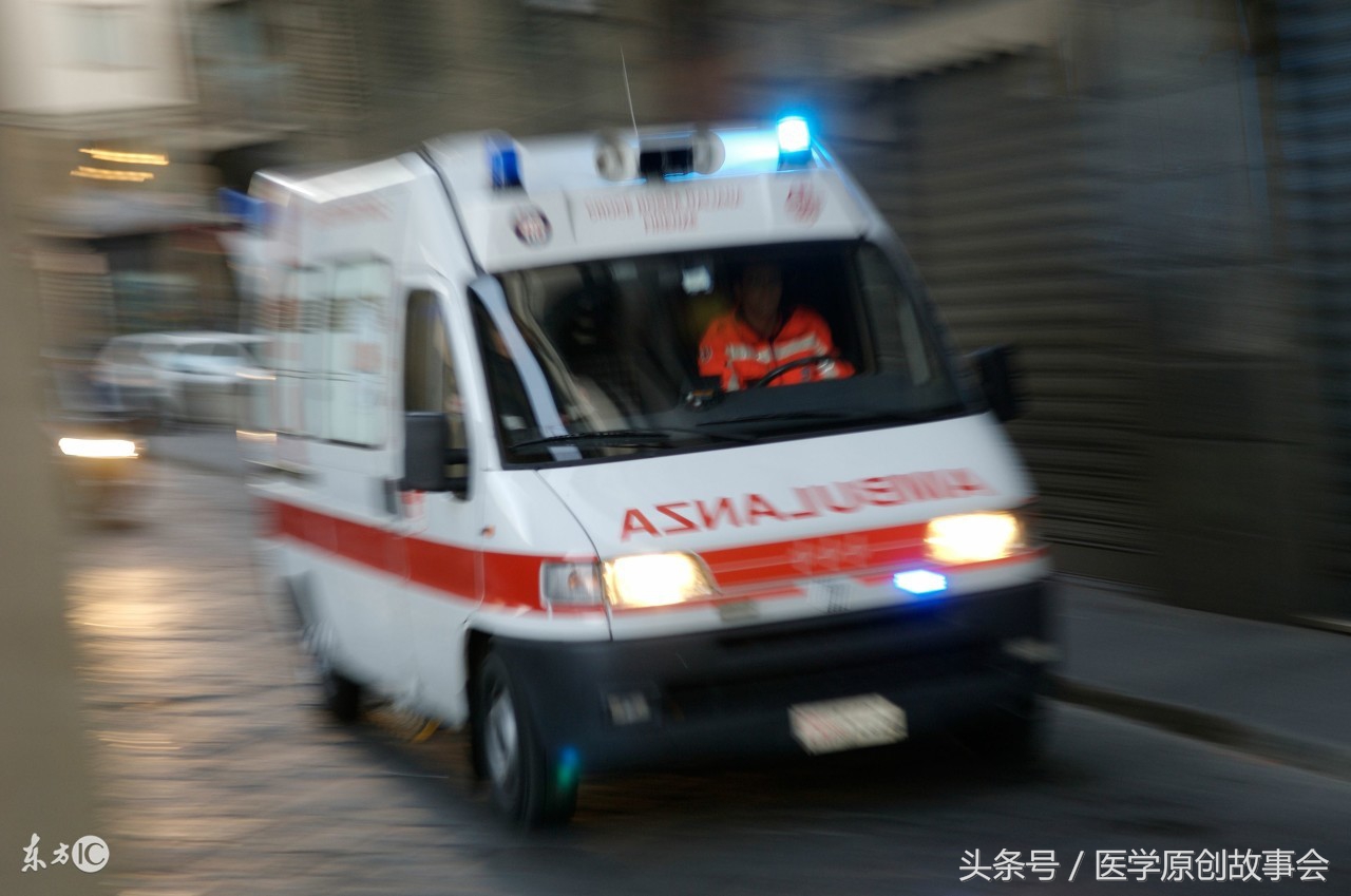 28岁小伙剧烈运动后下身肿胀，医生全力抢救，差一点命根不保！