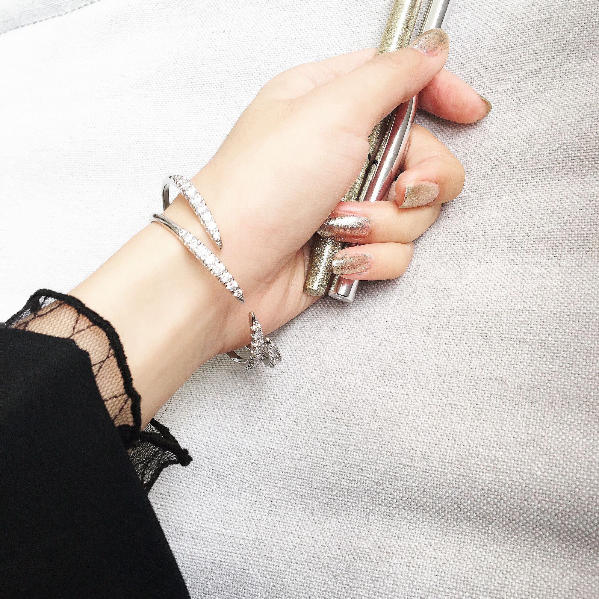 高级感休闲风配饰,简约风格买什么样的装饰品