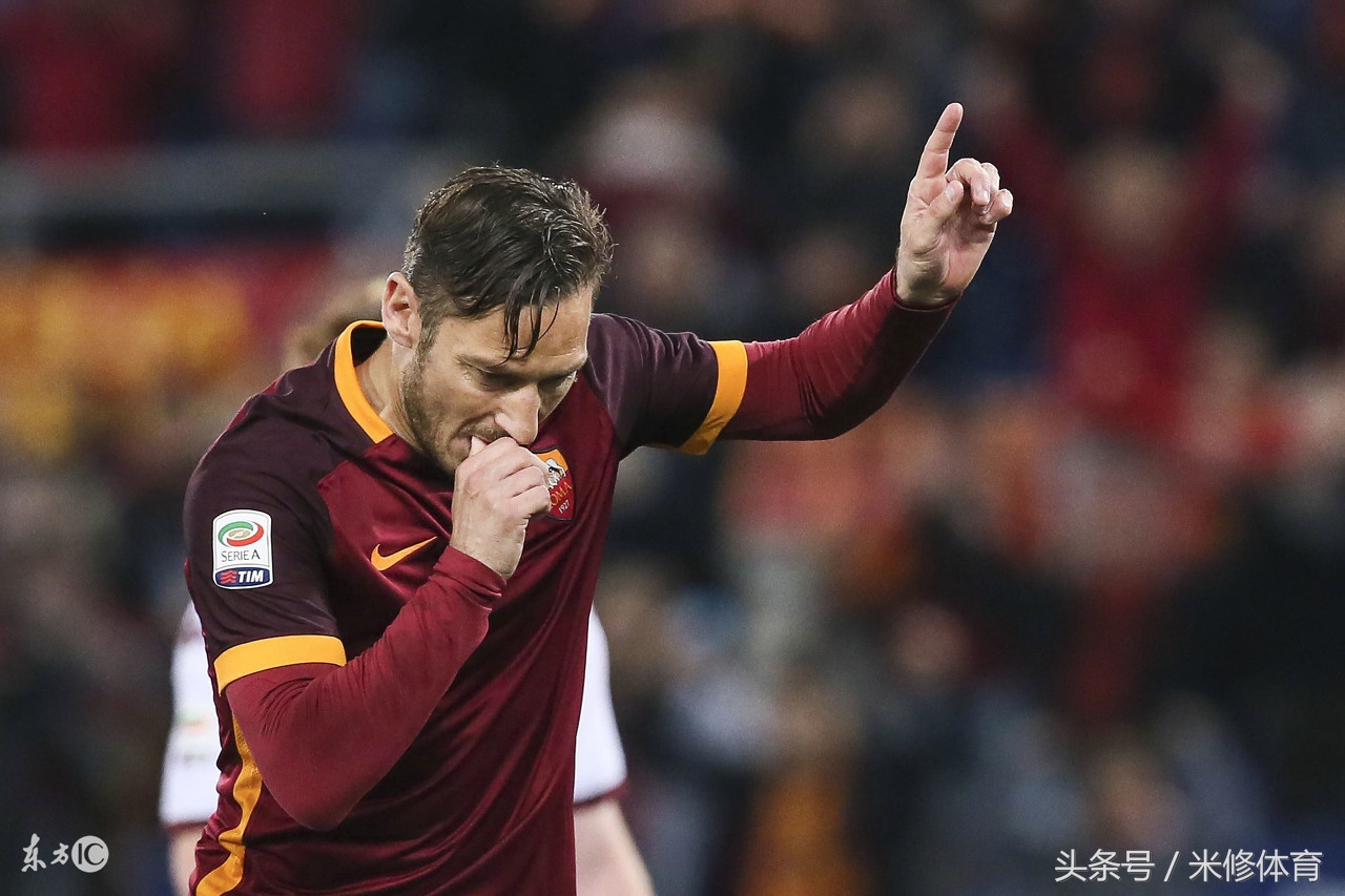 卡卡退役天下足球,卡卡巅峰时期c罗和梅西