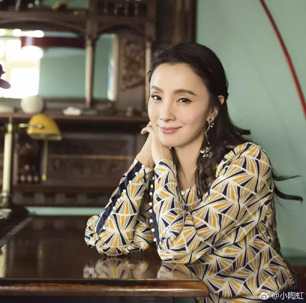 27岁有细纹黑眼圈用什么眼部护理,黑眼圈细纹浮肿补水