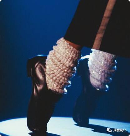 姑娘求你们了，圣诞节别再送钱包领带黑皮带了