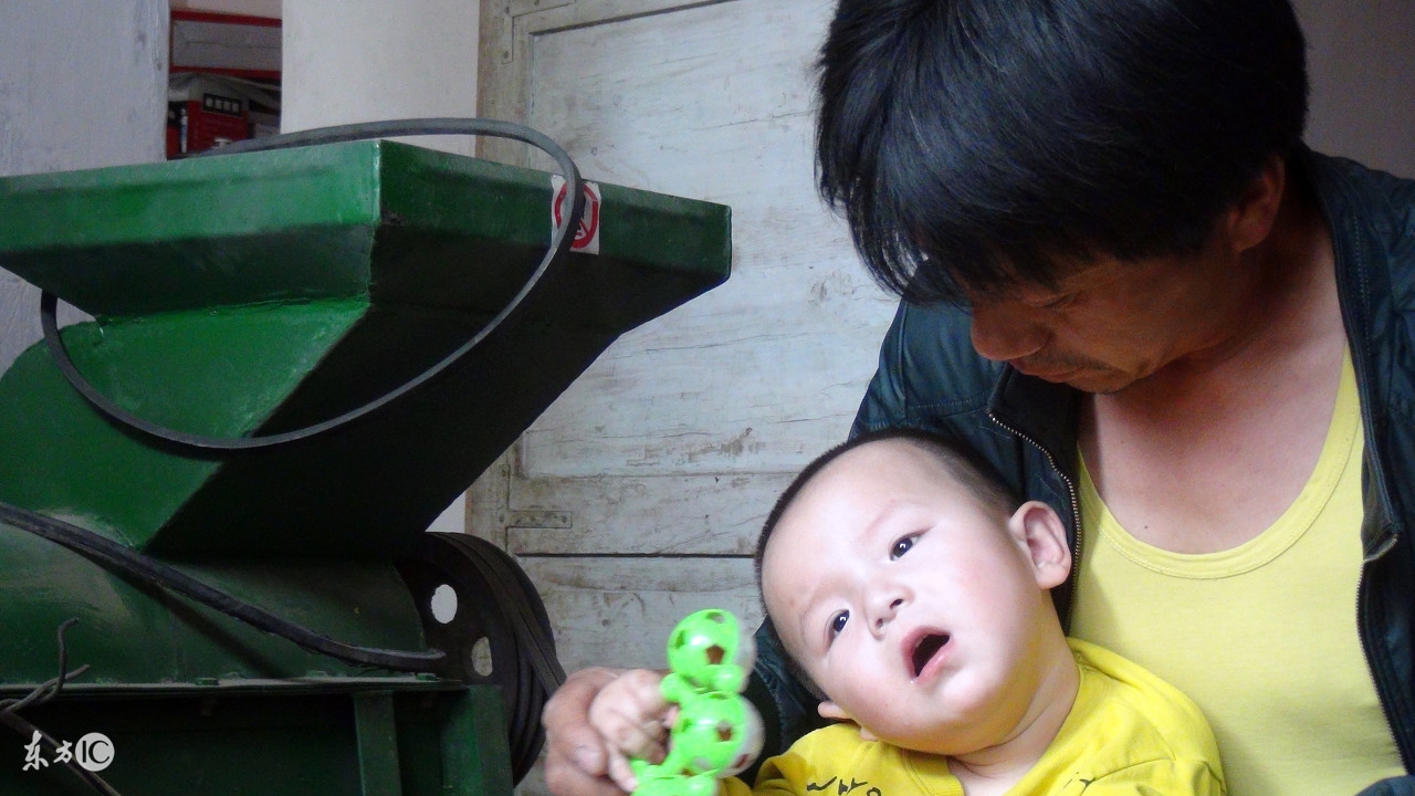 妈妈自制“直立器”帮脑瘫孩子康复，脑瘫的那些知识你了解多少？