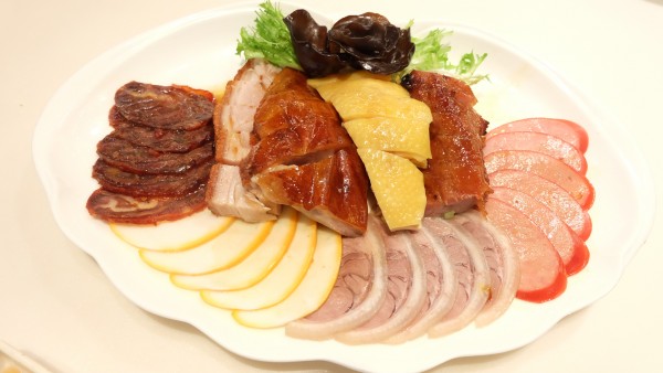 红翻天的小萌物带你激活圣诞季，还不快来瞧瞧？