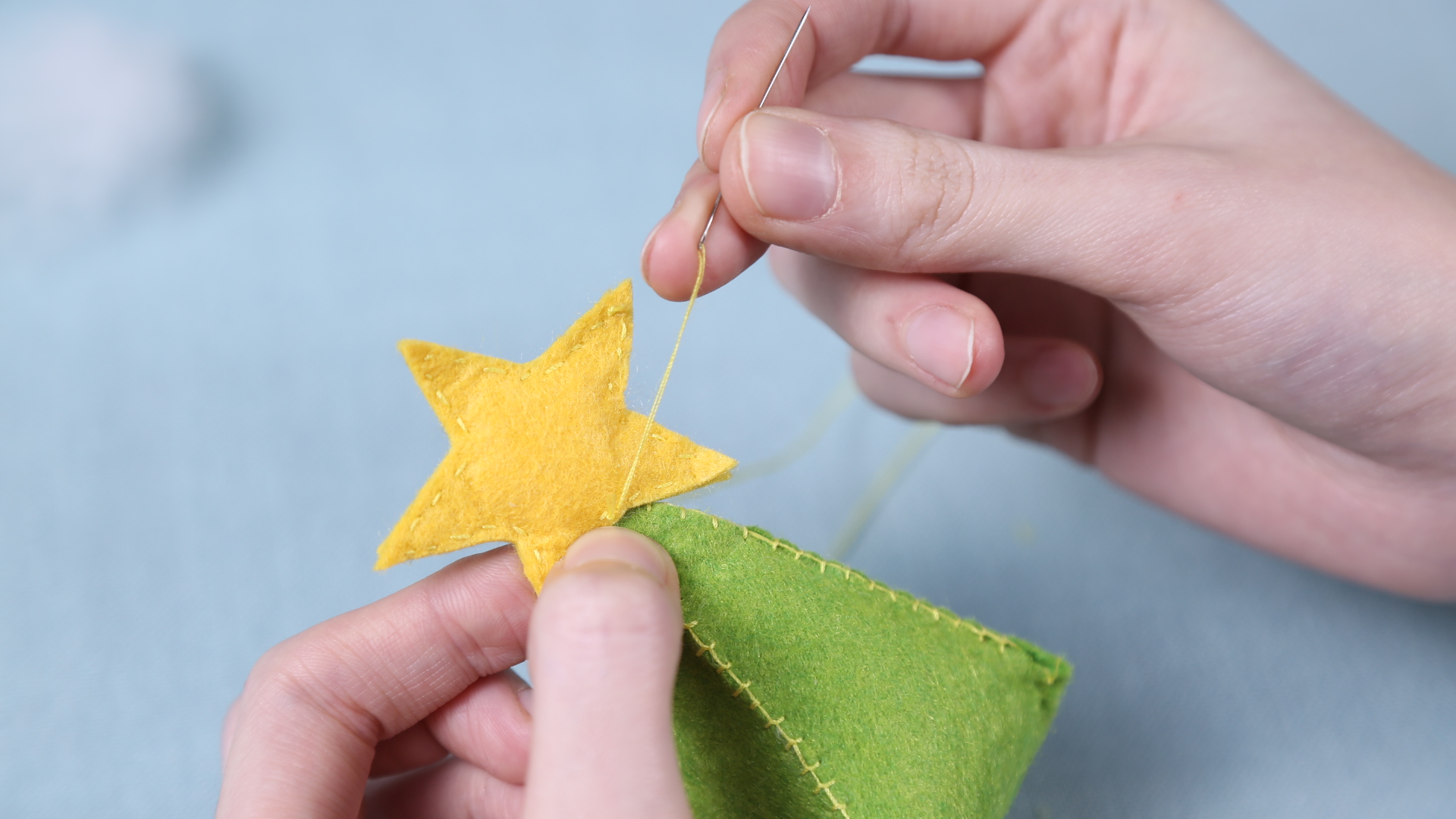 圣诞树用纸做简单又好看,圣诞树贴纸手工制作不织布
