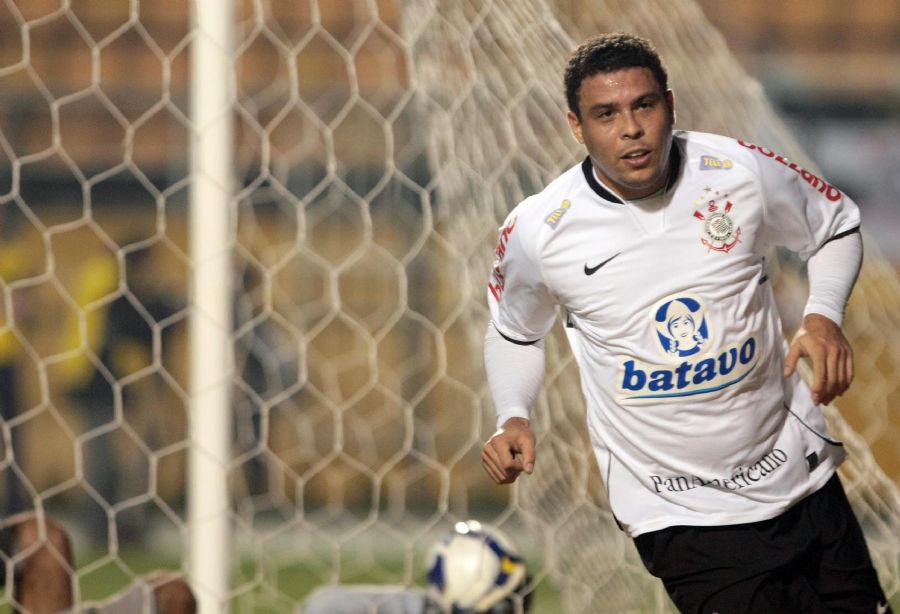 巴乔跟马尔蒂尼谁才是意大利老大,巴乔在老马尔蒂尼打了几场比赛