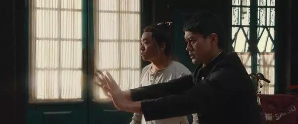 他做过泥水工，跑过龙套，因周星驰赏识成名！