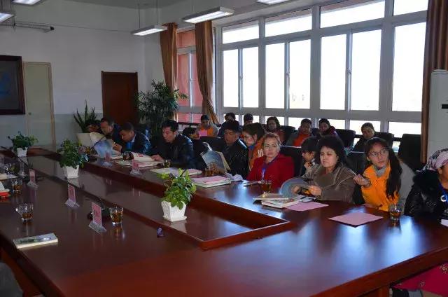 迢迢远来客,汲汲亲子情内地*疆新**班优秀学生家长团到崂山二中考察