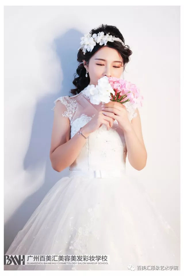 欧式时尚party妆,一般用于晚宴妆影视妆舞台妆