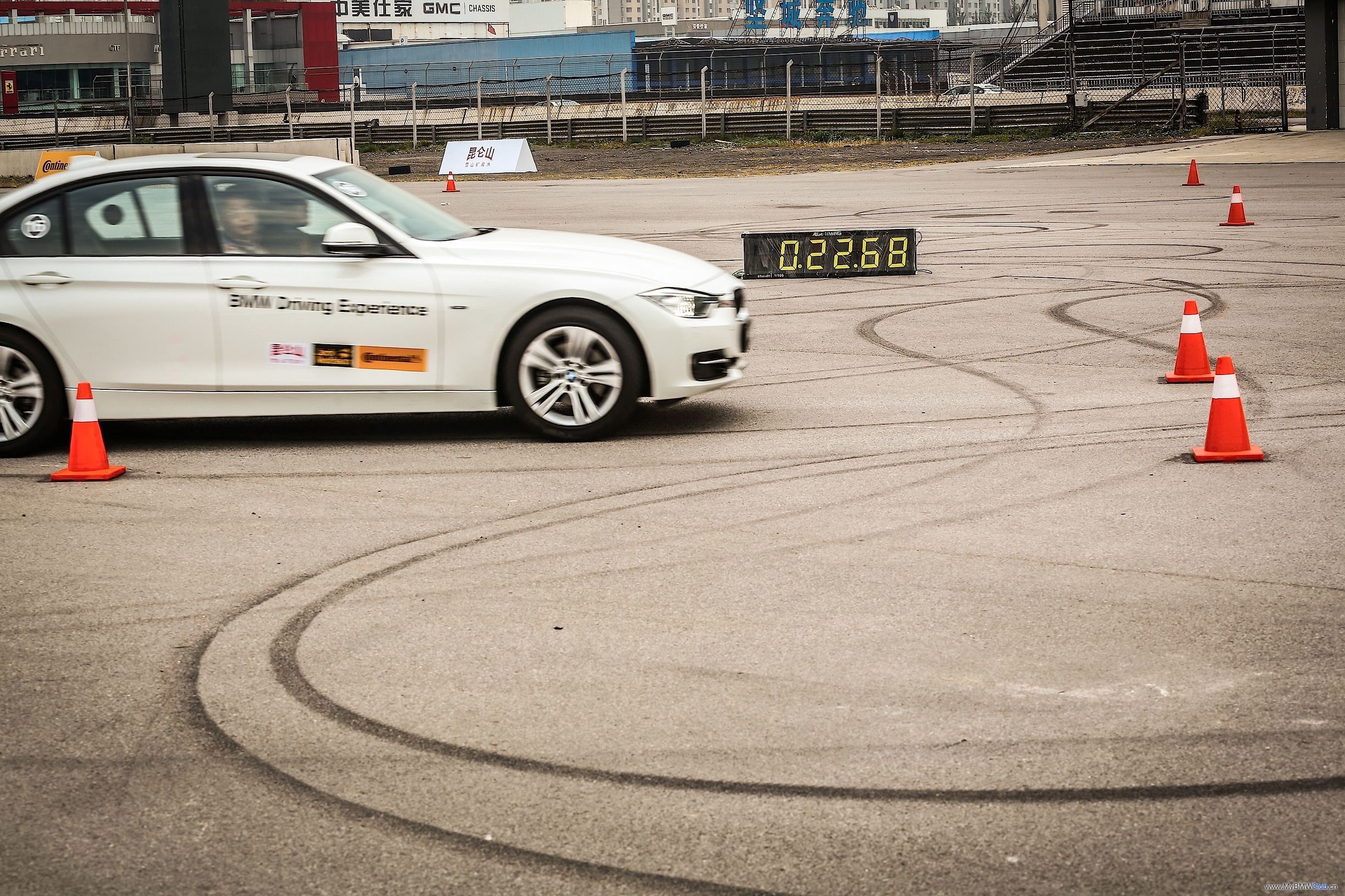 都说宝马操控好是3系好还是5系好,为什么都说宝马操控好运动