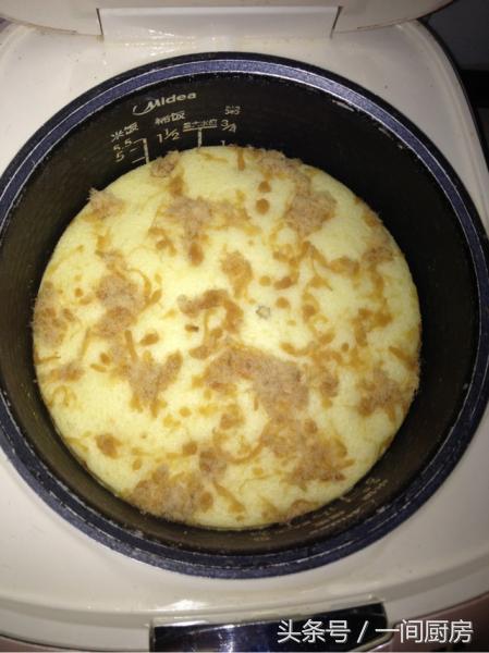 怎么用电饭锅做出蓬松柔软的蛋糕,用电饭煲做出蓬松柔软的蛋糕