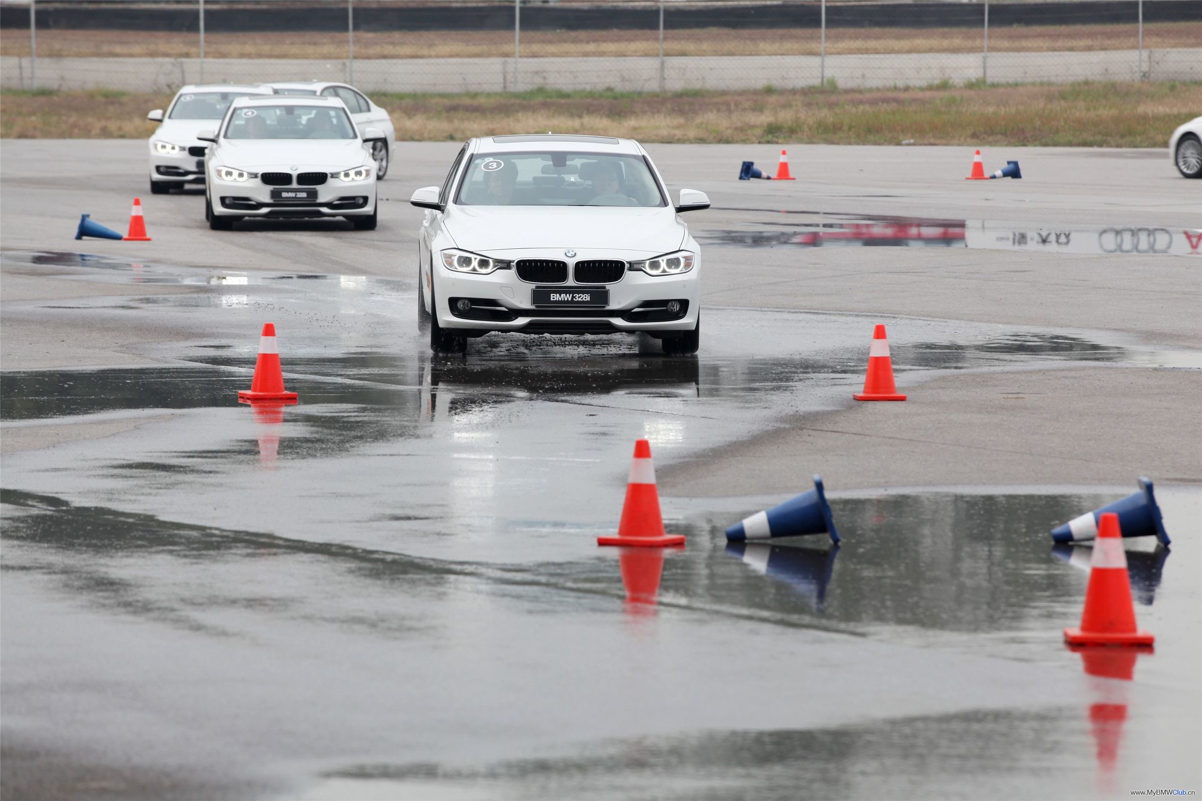 都说宝马操控好是3系好还是5系好,为什么都说宝马操控好运动