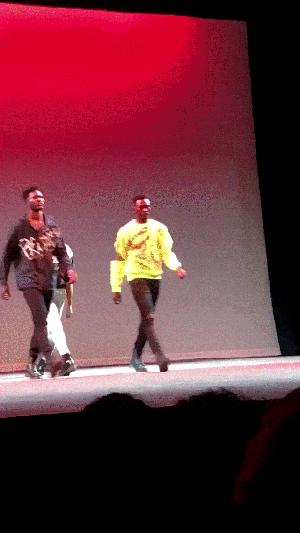 看样子真的拔不出来了，赶紧求助吧，晚了来不及了