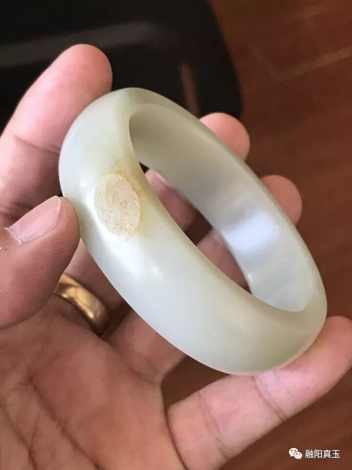 和田玉入门级手镯该如何挑选,挑选和田玉手镯应从哪些方面入手